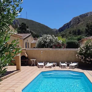 https://chambre-privee-avec-piscine.fr-provencehotel.com